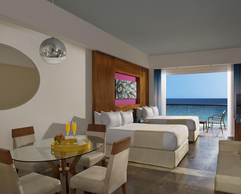 Altitude junior suite ocean front Hotel Krystal Grand® Los Cabos