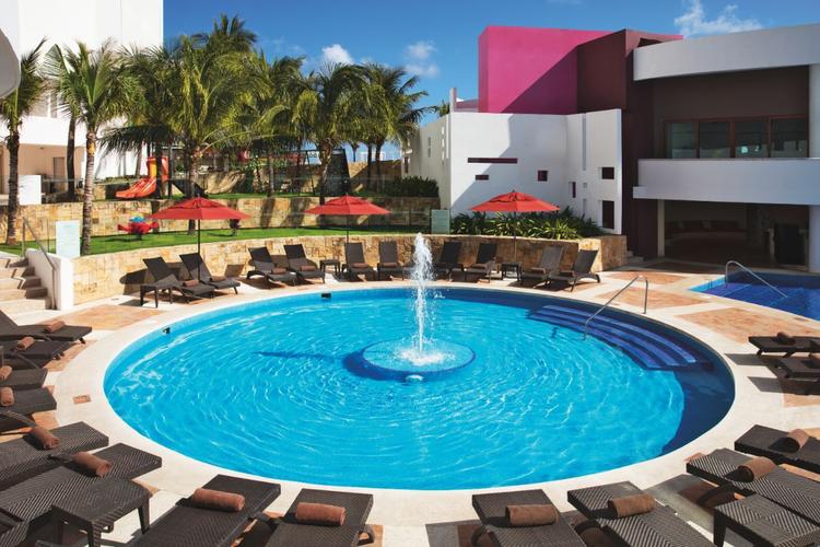 Piscine Hôtel Krystal Grand® Cancún All Inclusive Piscine Hôtel Krystal Grand® Cancún All Inclusive