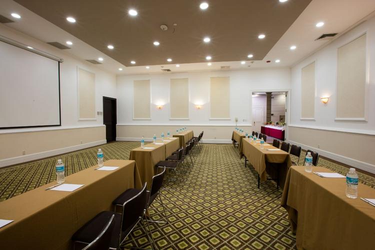 Sala de reuniones Hotel Krystal® Satélite María Bárbara Ciudad de México Sala de reuniones Hotel Krystal® Satélite María Bárbara Ciudad de México